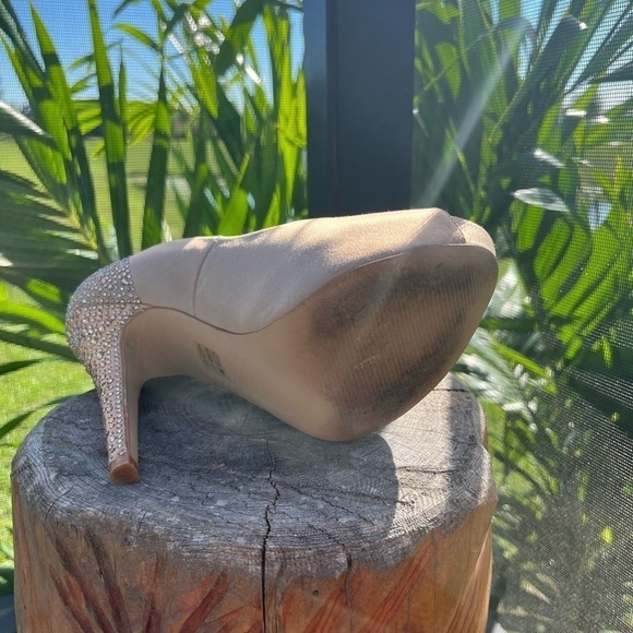 Steve Madden gold satin peep toe heels with rhinestones sz 8.5 - Picture 9 of 12